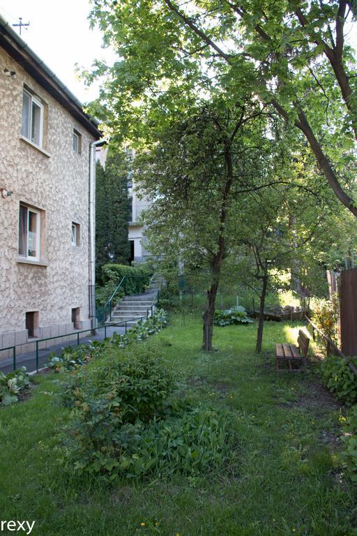 Chic Apartment Braşov Buitenkant foto