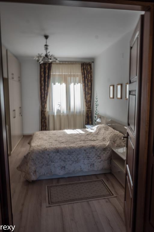 Chic Apartment Braşov Buitenkant foto