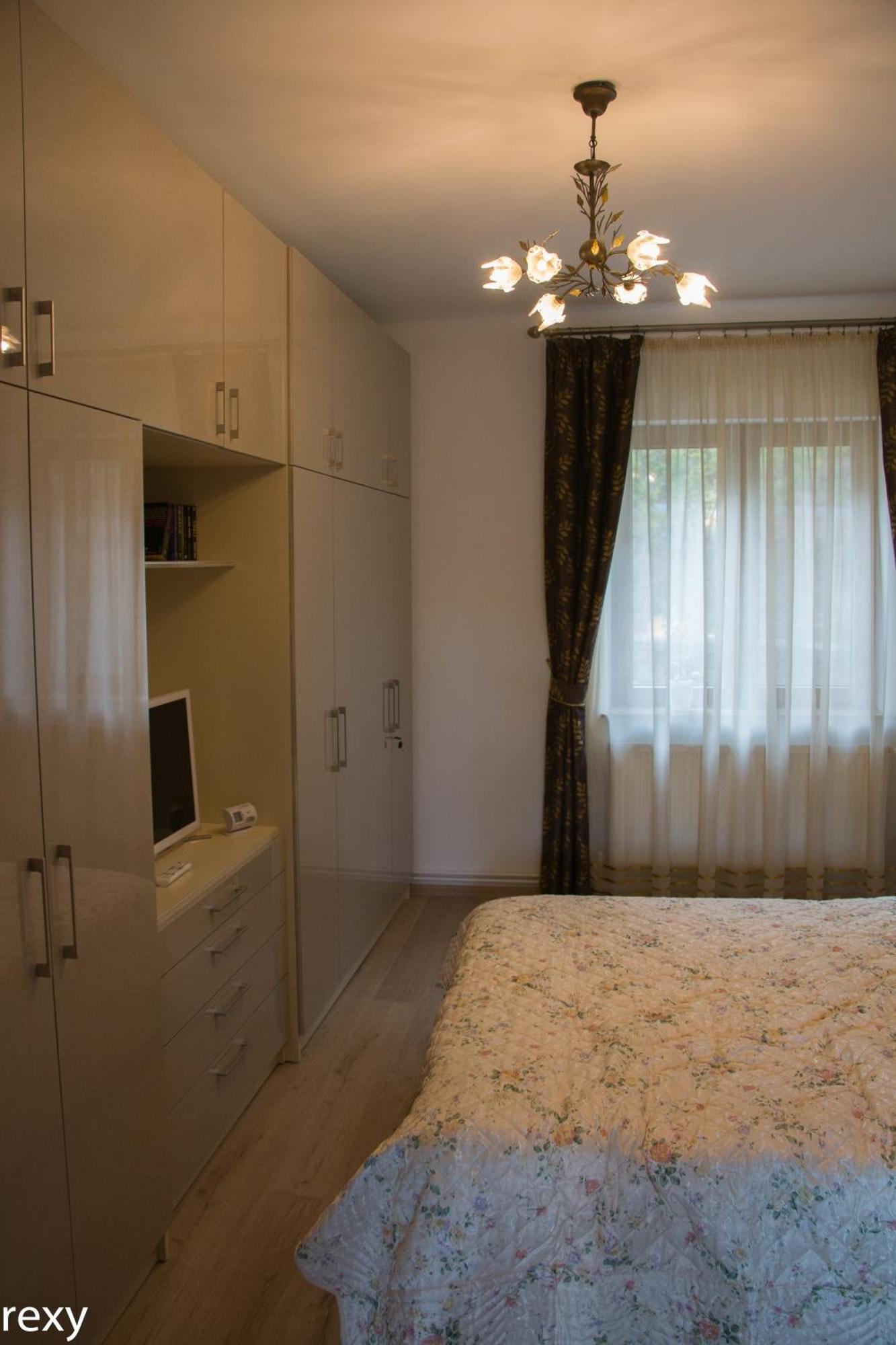 Chic Apartment Braşov Buitenkant foto