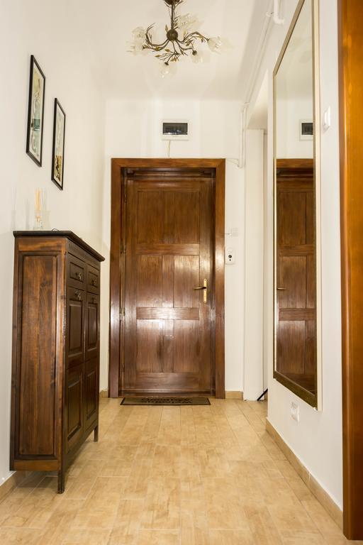Chic Apartment Braşov Buitenkant foto