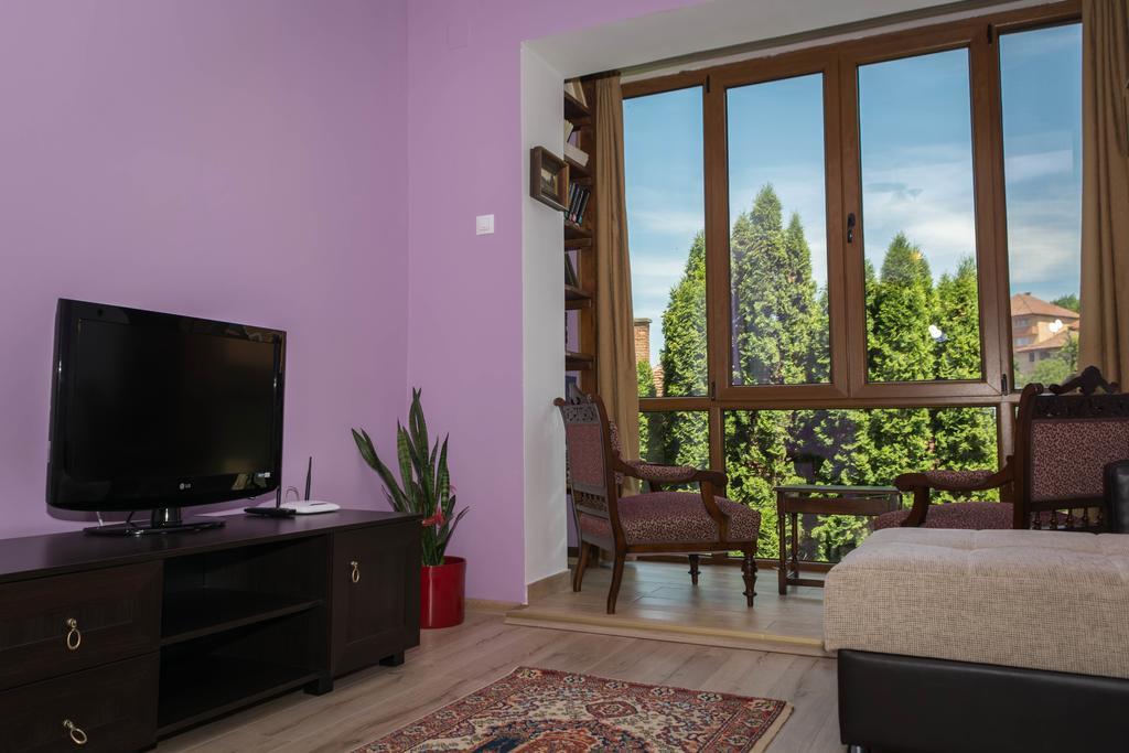 Chic Apartment Braşov Buitenkant foto